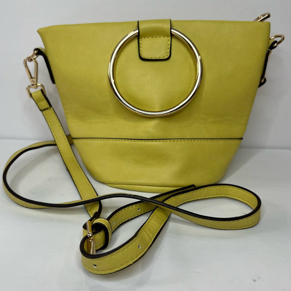 NWOT European BLUSH VEGAN LEATHER Yellow Adjustable Crossbody w Wristlet Ring - Picture 3 of 7
